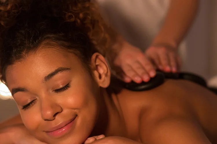 Hot Stones Back, Neck and Shoulder Massage Springhead